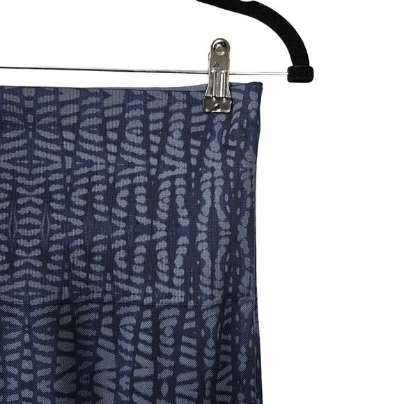 Spanx Look at Me Now Seamless Indigo Geo Leggings - Picture 3 of 8